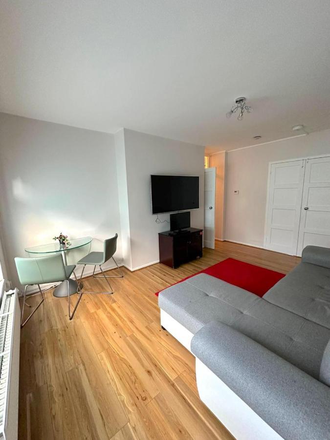 شقة 303 Alexandra Avenue Ha2 9Dx Pinner المظهر الخارجي الصورة